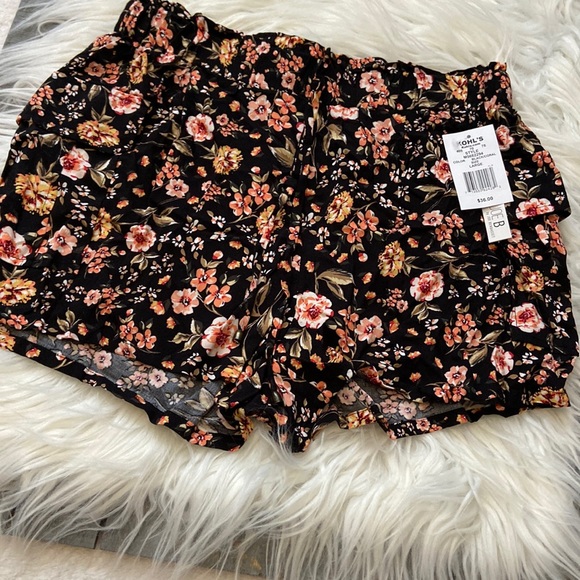 Joe B Pants - New flower flowy shorts